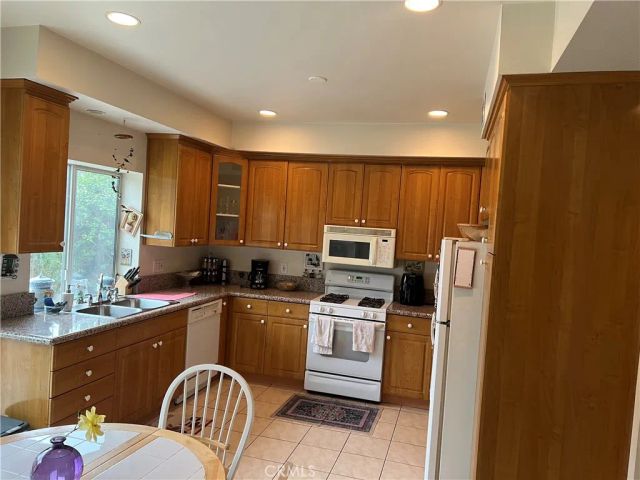 6816 Geyser Ave, Reseda, CA 91335