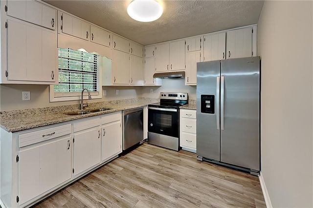 1627 Eric Circle, Lawrenceville, GA 30043