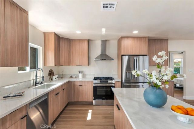 1724 W 43rd Street, Los Angeles, CA 90062
