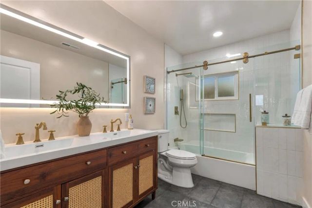 1724 W 43rd Street, Los Angeles, CA 90062
