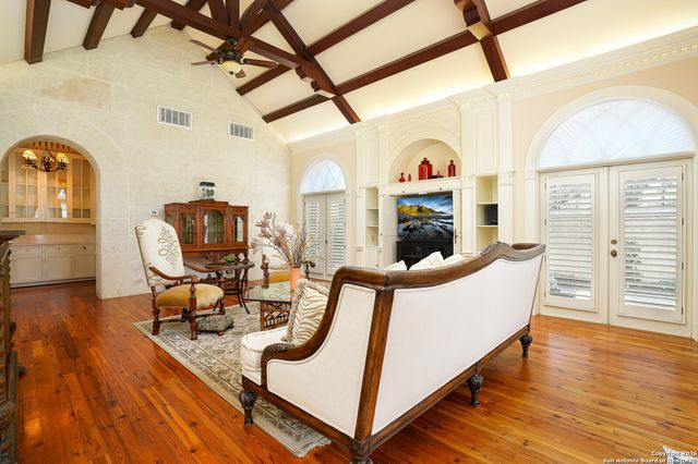 501 W French PL, San Antonio, TX 78212