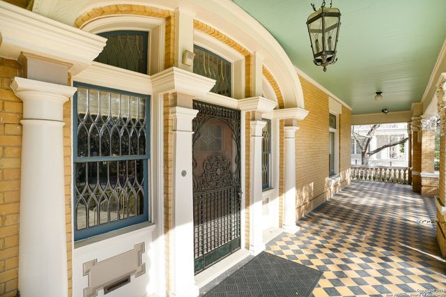 501 W French PL, San Antonio, TX 78212