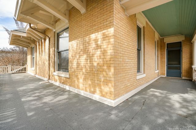 501 W French PL, San Antonio, TX 78212