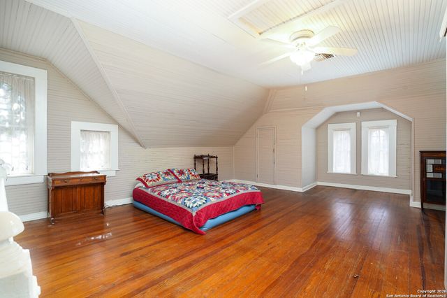 501 W French PL, San Antonio, TX 78212