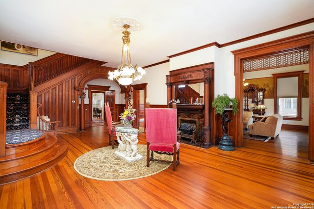 501 W French PL, San Antonio, TX 78212