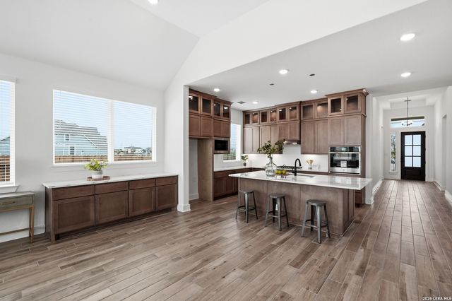 331 Mountain Oak, Castroville, TX 78009