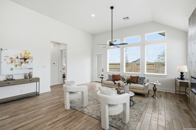 331 Mountain Oak, Castroville, TX 78009