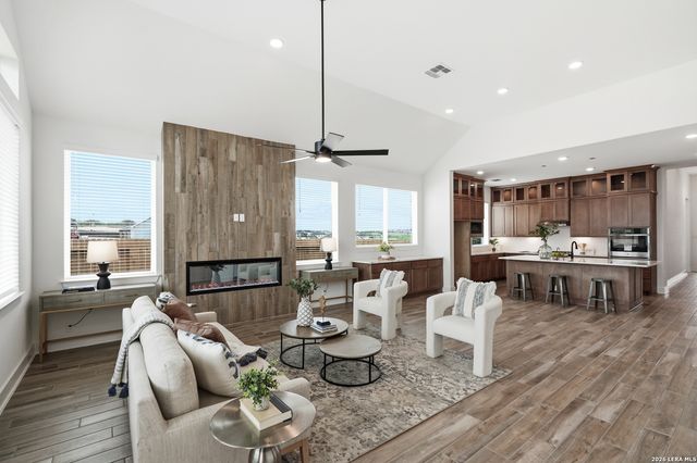 331 Mountain Oak, Castroville, TX 78009