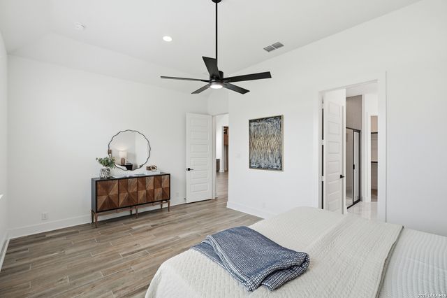 331 Mountain Oak, Castroville, TX 78009