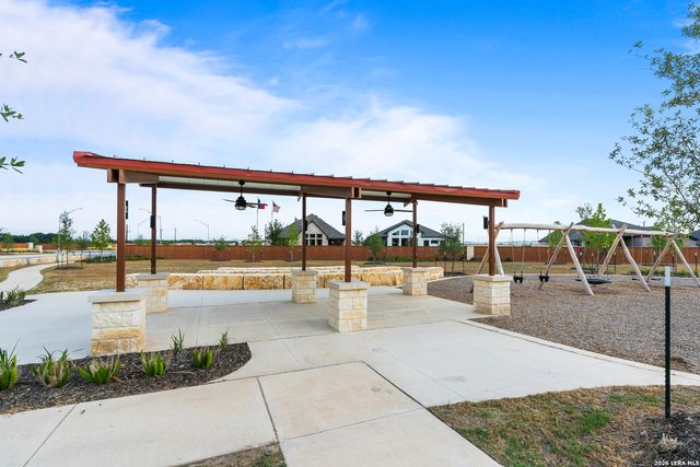 331 Mountain Oak, Castroville, TX 78009