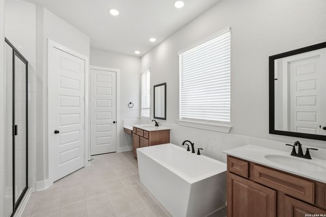 331 Mountain Oak, Castroville, TX 78009