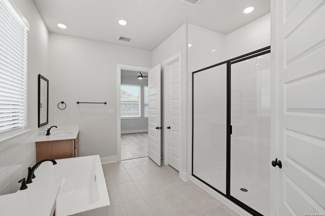 331 Mountain Oak, Castroville, TX 78009