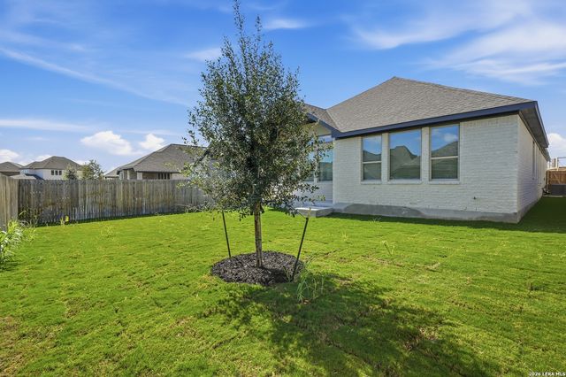 331 Mountain Oak, Castroville, TX 78009