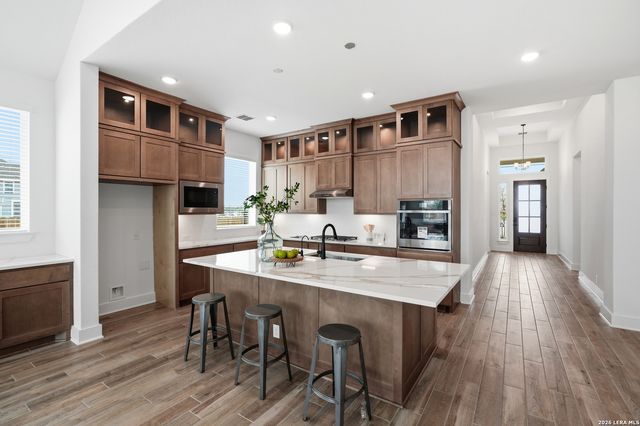 331 Mountain Oak, Castroville, TX 78009