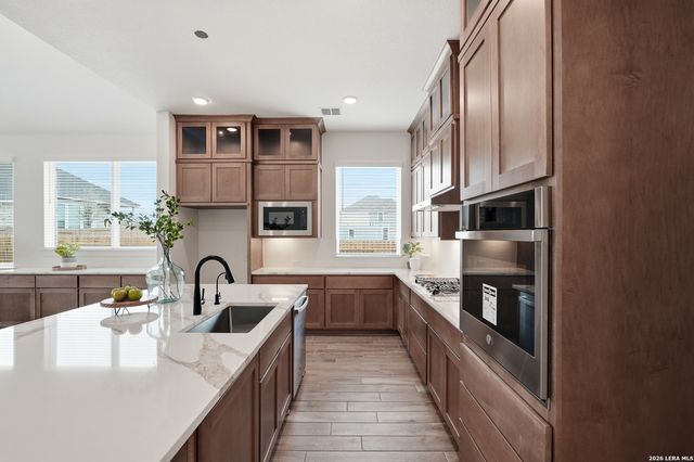 331 Mountain Oak, Castroville, TX 78009