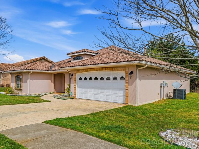 44 Pacifico Drive, Asheville, NC 28806