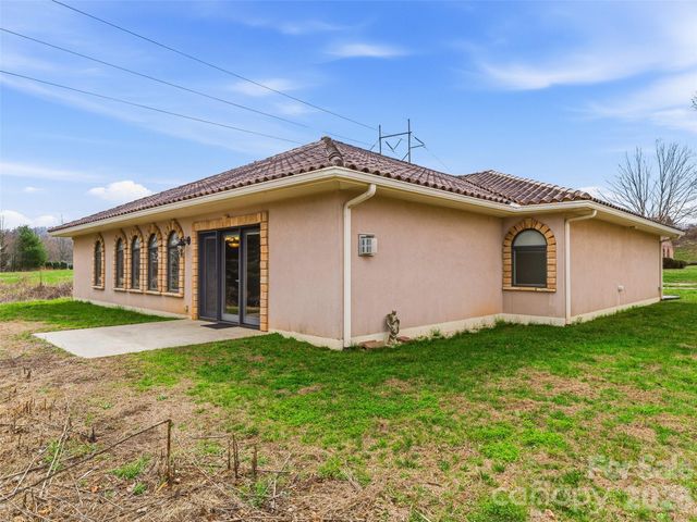 44 Pacifico Drive, Asheville, NC 28806