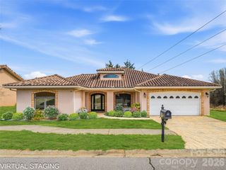 44 Pacifico Drive, Asheville, NC 28806