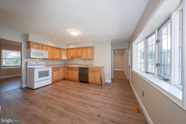 1539 W BENSALEM AVE, Bensalem, PA 19020