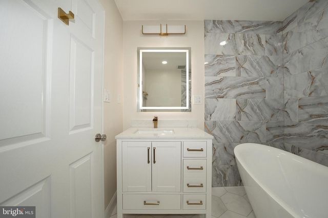 1539 W BENSALEM AVE, Bensalem, PA 19020