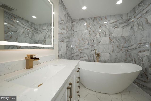 1539 W BENSALEM AVE, Bensalem, PA 19020