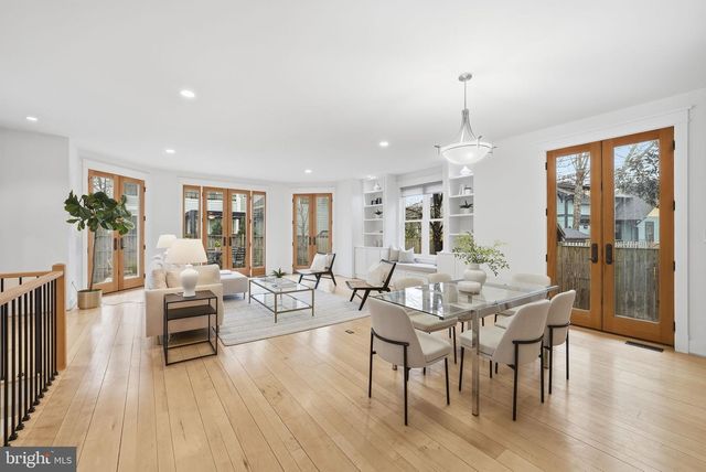 1805 N CALVERT ST, Arlington, VA 22201