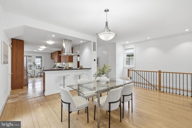 1805 N CALVERT ST, Arlington, VA 22201