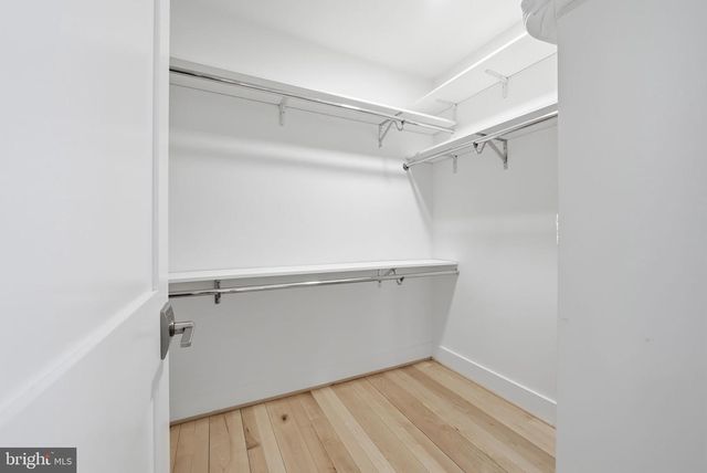 1805 N CALVERT ST, Arlington, VA 22201