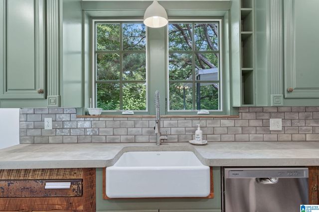 428 VALLEY ROAD, Birmingham, AL 35206