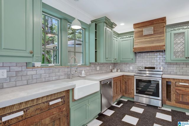 428 VALLEY ROAD, Birmingham, AL 35206