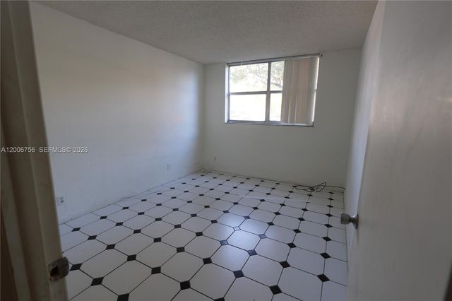 500 Executive Center Drive 1J, West Palm Beach, FL 33401