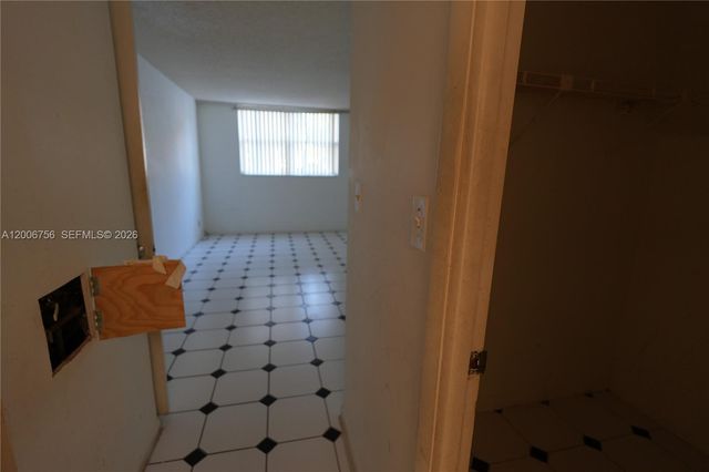 500 Executive Center Drive 1J, West Palm Beach, FL 33401