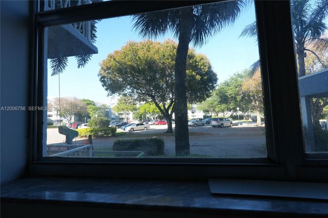500 Executive Center Drive 1J, West Palm Beach, FL 33401