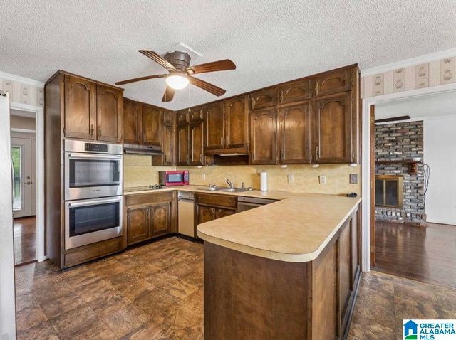 831 HILLCREST ROAD, Birmingham, AL 35235