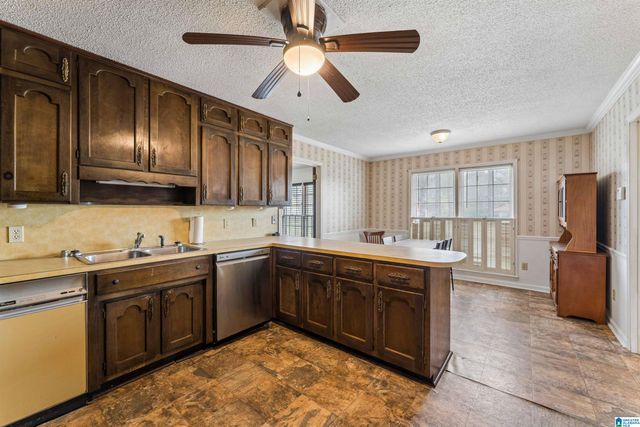 831 HILLCREST ROAD, Birmingham, AL 35235