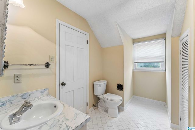 831 HILLCREST ROAD, Birmingham, AL 35235