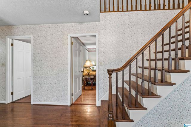 831 HILLCREST ROAD, Birmingham, AL 35235