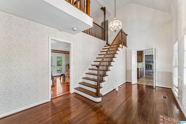 831 HILLCREST ROAD, Birmingham, AL 35235