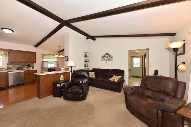 W193S7137 Hillview DRIVE, Muskego, WI 53150