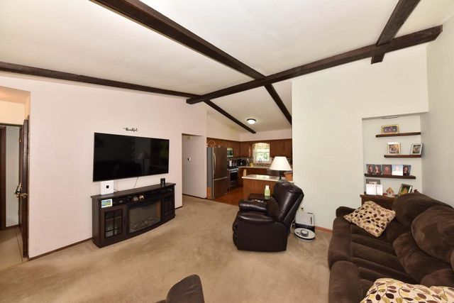 W193S7137 Hillview DRIVE, Muskego, WI 53150