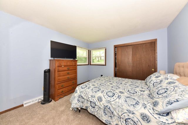 W193S7137 Hillview DRIVE, Muskego, WI 53150