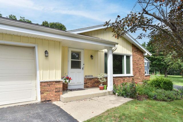 W193S7137 Hillview DRIVE, Muskego, WI 53150