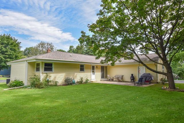W193S7137 Hillview DRIVE, Muskego, WI 53150