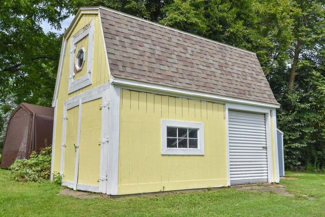 W193S7137 Hillview DRIVE, Muskego, WI 53150