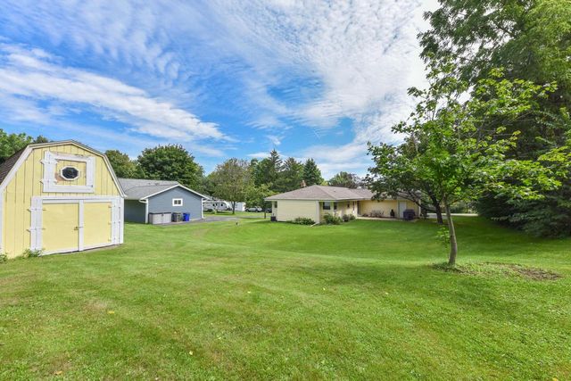 W193S7137 Hillview DRIVE, Muskego, WI 53150