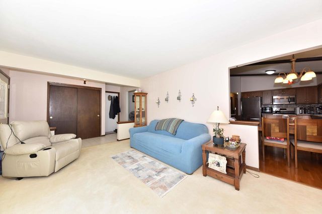 W193S7137 Hillview DRIVE, Muskego, WI 53150