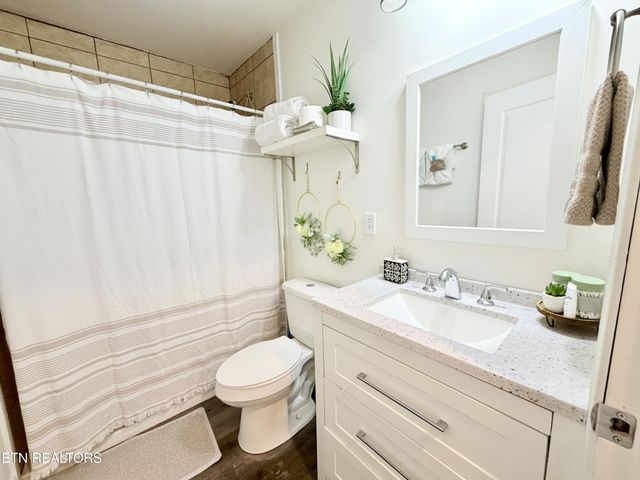 305 Jackson St, Sevierville, TN 37862