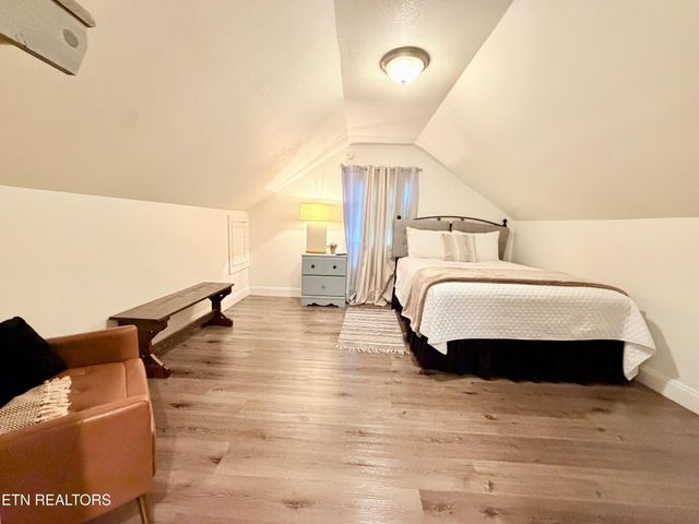 305 Jackson St, Sevierville, TN 37862