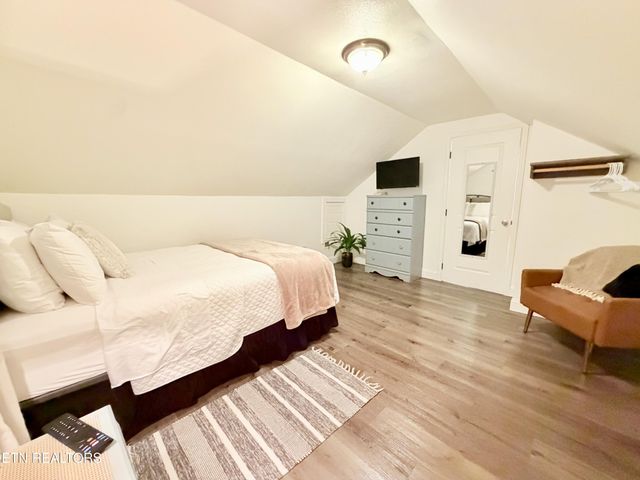 305 Jackson St, Sevierville, TN 37862