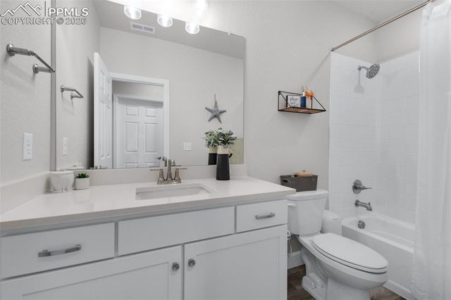 3430 Bella Luna Drive, Pueblo, CO 81001